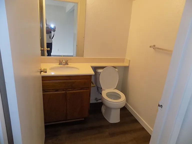 449 Montgomery St — Photo 9