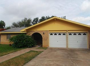106 Hickory Ln, Laredo, TX 78041