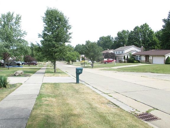 2nd image of 704 Azalea Dr