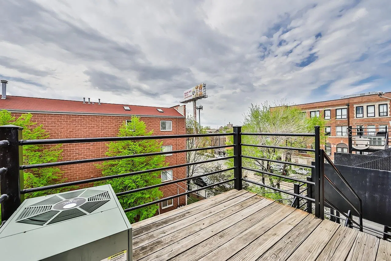 2 bed, 1200 sqft, $2,200 — Photo 4