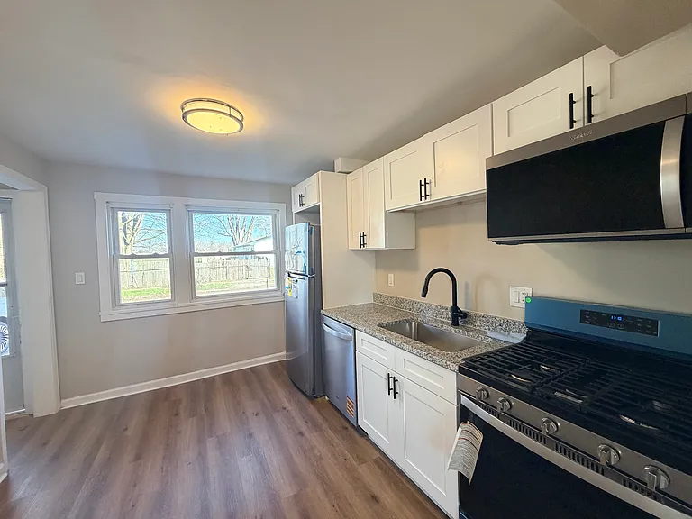 2026 Ellsworth St #2026 — Photo 11