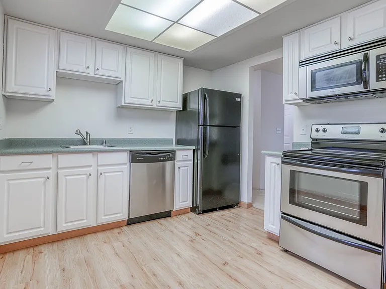 3903 E 18th St #11 — Photo 1