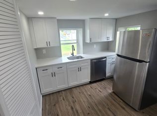 205 Shaw St #B, New London, CT 06320