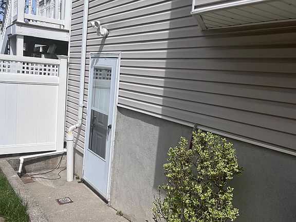 2nd image of 179 Vineland Avenue # 1 St Fl