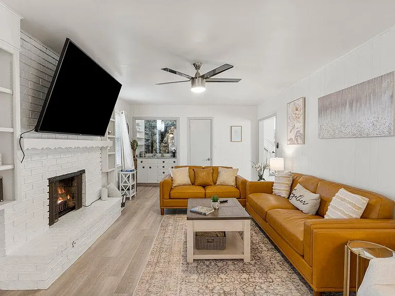 E 63rd Pl — Photo 3