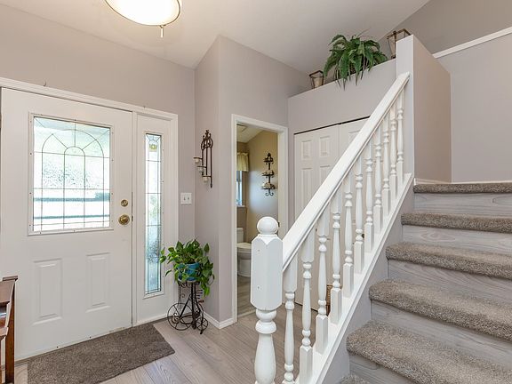 4th image of 32165 7th Ave #18