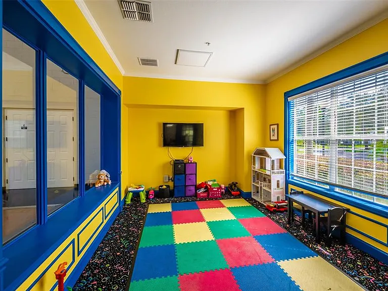 Southern Pecan Cir — Photo 9