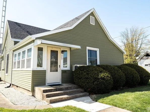 449 N 7th St, Mitchell, IN 47446