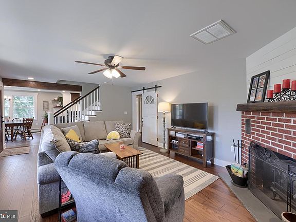 4th image of 809 Furnace Hills Pike