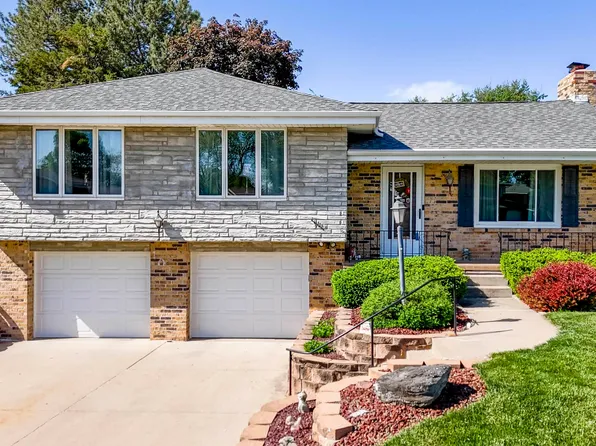 10111 O St, Omaha, NE 68127