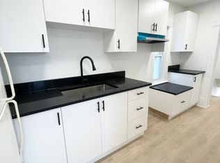 552 Bay St #2, Ottawa, ON K1R 6B7
