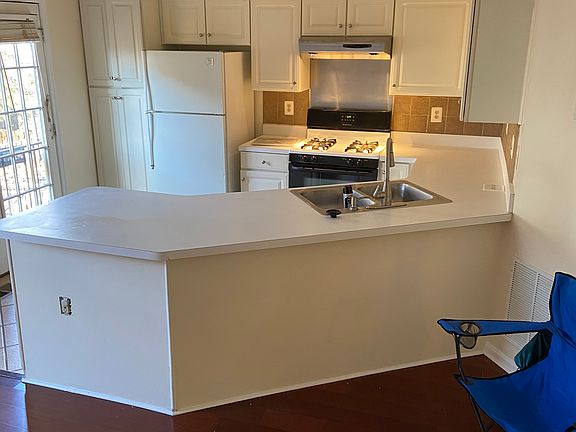 Kitchen adjoining eating/dining area