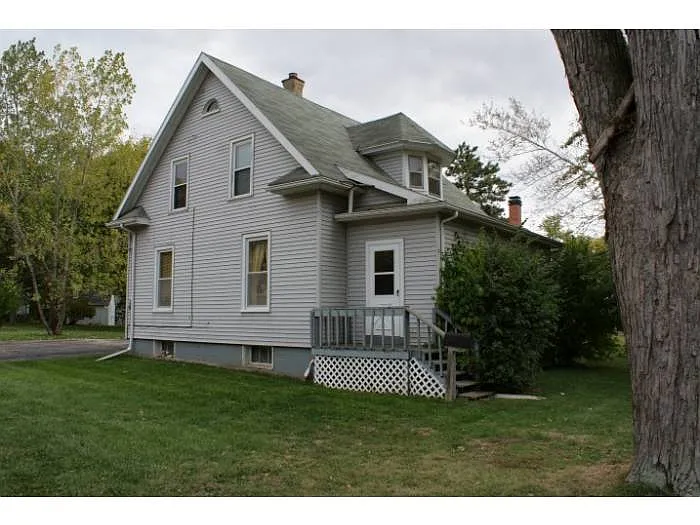 109 Lincoln Ave photo 1
