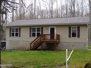 128 Fawn Rd, Hawley, PA 18428