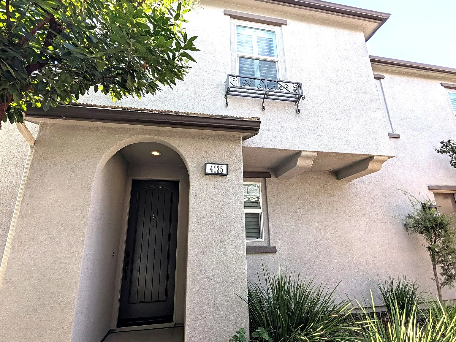 4 bed, 2157 sqft, $4,495 — Photo 4