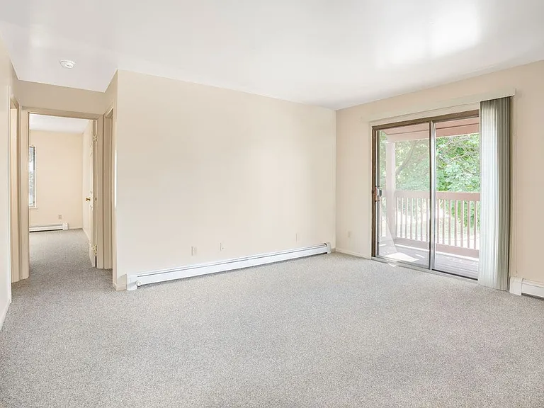 Wood Creek Apartments — Photo 16
