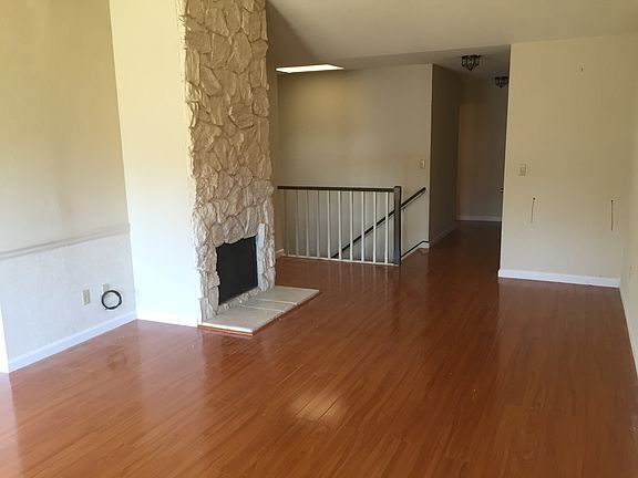 3rd image of 18902 Sara Park Cir