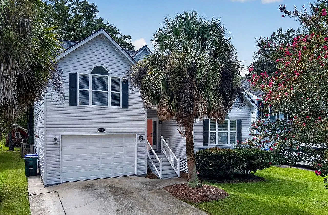 3 bed, 1480 sqft, $2,065 — Photo 1