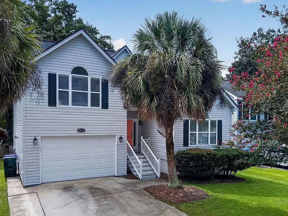 2112 Razorback Ln