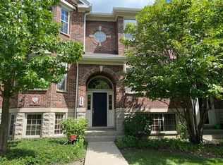 745 Prestwick Ln, Wheeling, IL 60090
