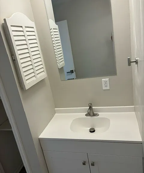 Green Valley Apartments — Photo 20