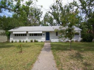 916 S Rusk St, Gainesville, TX 76240