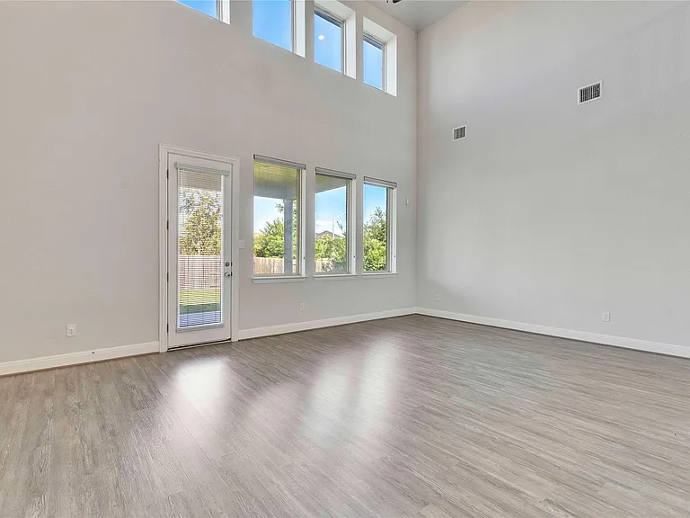 124 Leadtree Loop — Photo 4
