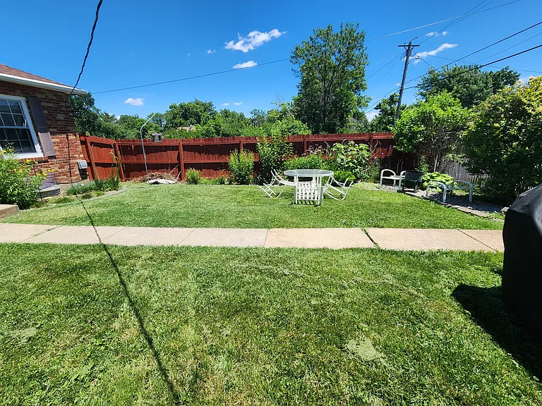 8400 Richard Ave — Photo 20