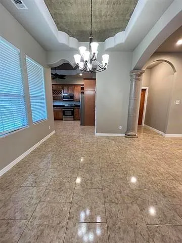 6030 Queens Ct — Photo 10