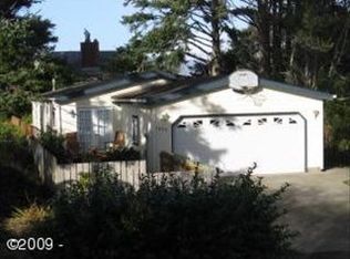 1055 SW 9th St, Lincoln City, OR 97367