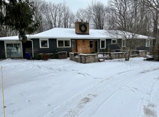 125 Girdle Rd, East Aurora, NY 14052