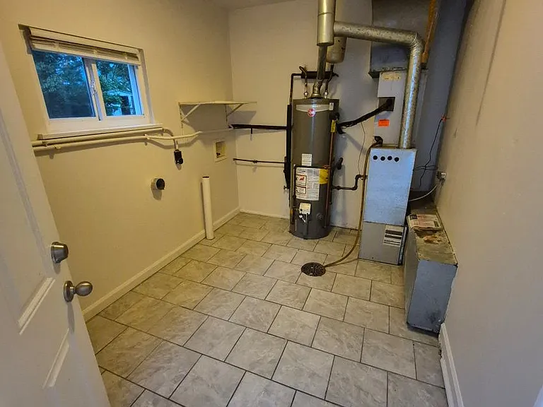 224 Becker Dr — Photo 5
