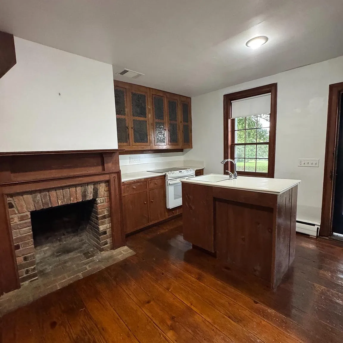 3 bed, 2248 sqft, $2,495 — Photo 4