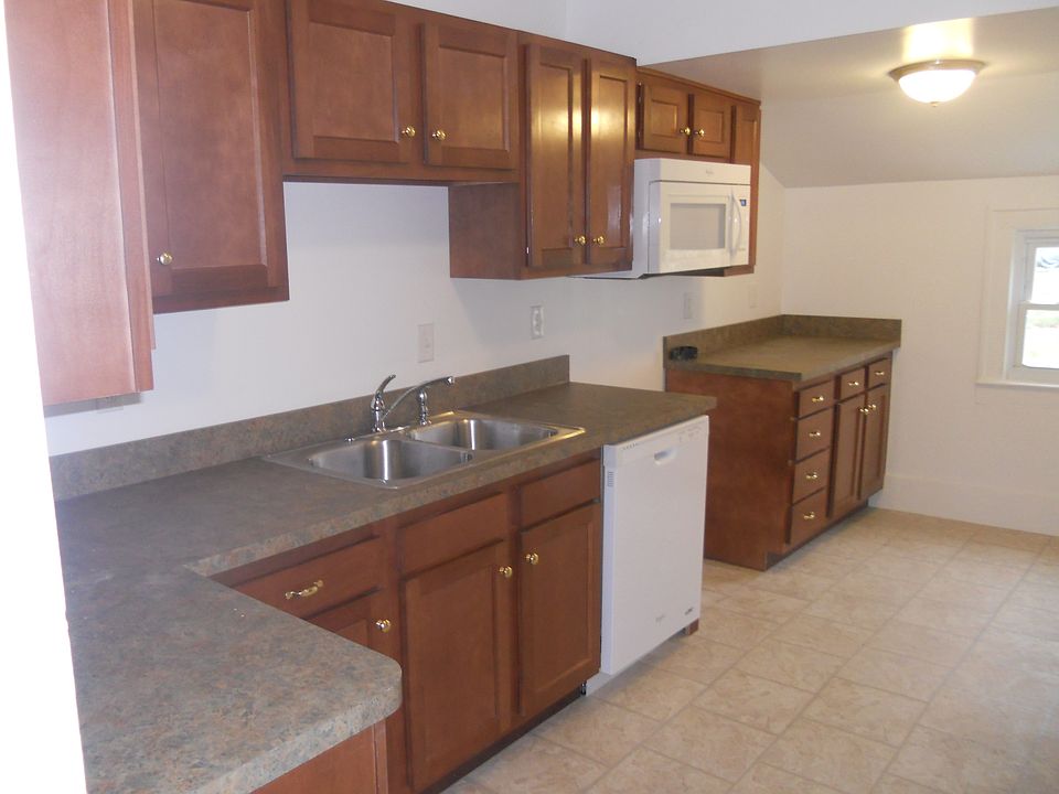 2nd image of 450 New Haven Ave