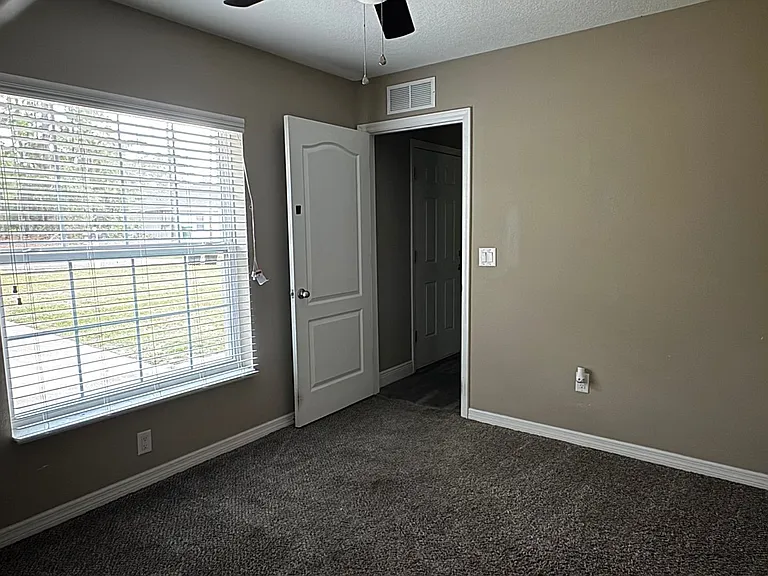9210 N Travis Dr — Photo 7
