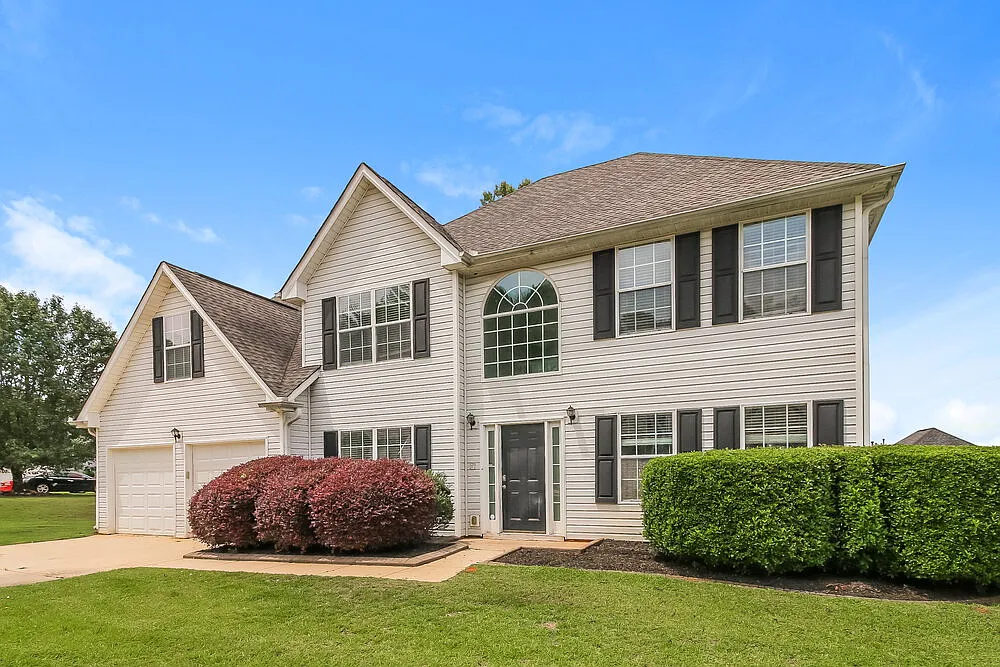 5 bed, 3.0 bath, 2877 sqft, $2,600 — Photo 4