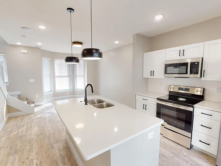 Element 30 Townhomes — Photo 10