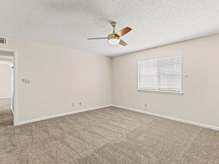 1861 Sonoma Pl — Photo 30