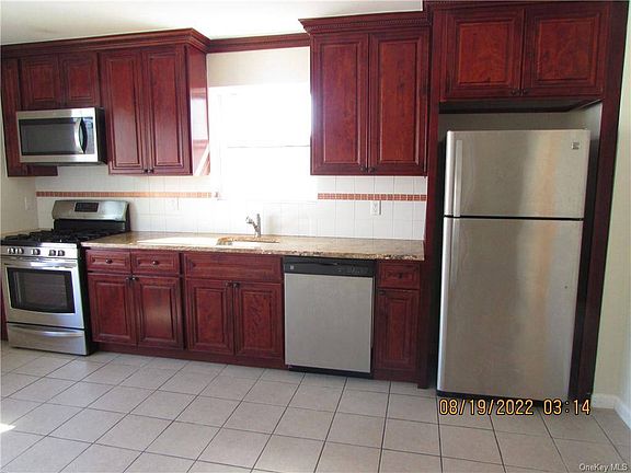 5th image of 246 Glenhill Ave Floor 2