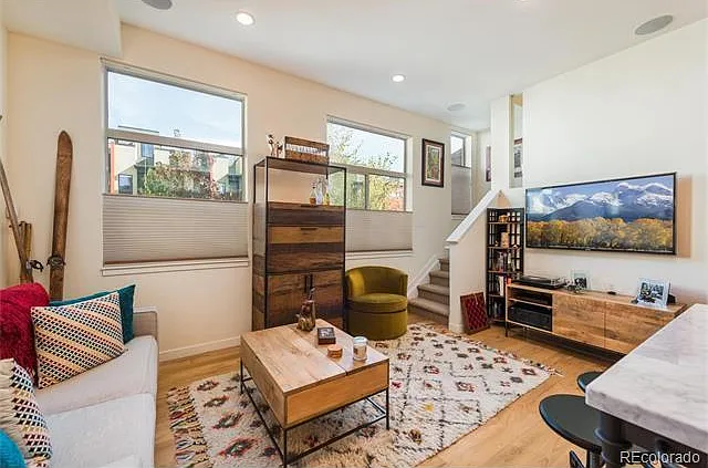 2 bed, 1150 sqft, $2,800 — Photo 4