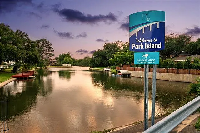 8 Park Island Dr — Photo 41