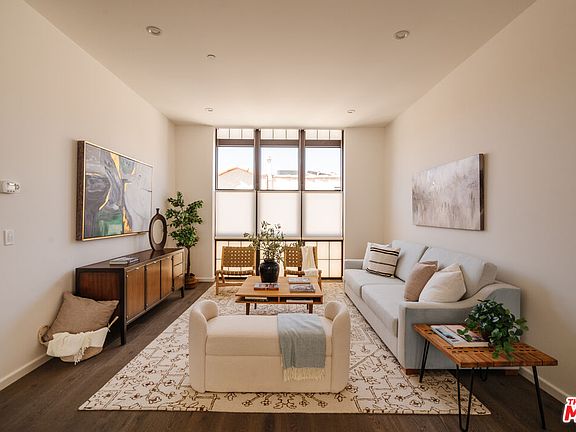 3rd image of 1824 S Redondo Blvd
