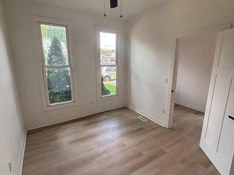 1416 Delmar Ave — Photo 2
