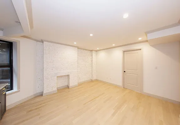 Rented by Voro New York | media 13