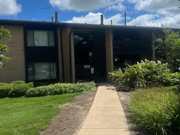 6139 Knoll Wood Rd APT 103, Willowbrook, IL 60527