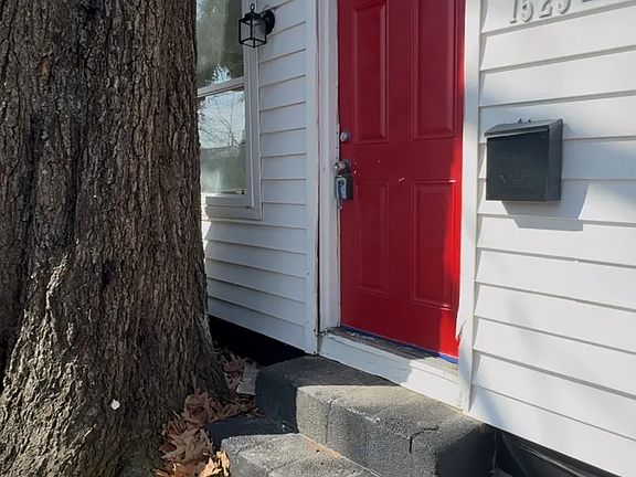 3rd image of 1523 Rush St #B