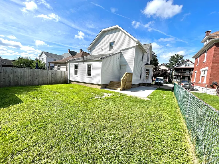 2709 Raspberry St — Photo 4