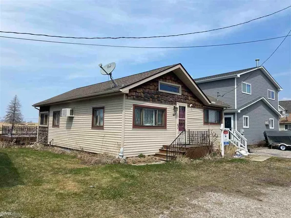7247 Bedore Hwy, Harsens Island, MI 48028