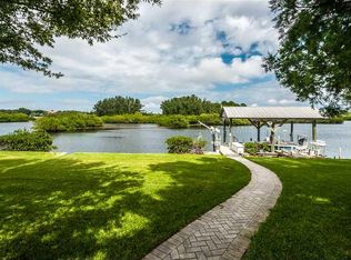 1261 N Florida Ave, Tarpon Springs, FL 34689