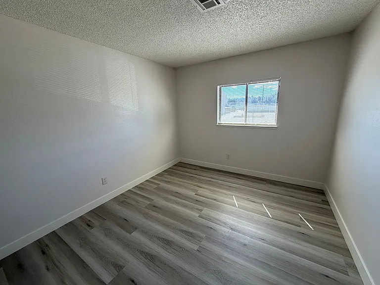 1215 Mews Ln — Photo 15